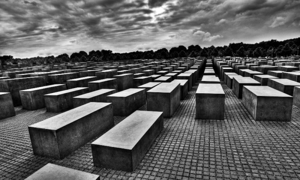 Στάινμαϊερ: Η υπενθύμιση των εγκλημάτων έχουν ζωτική σημασία